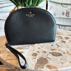 Kate Spade UShaped wristlet w/full zipper opening and room for 3 credit cards